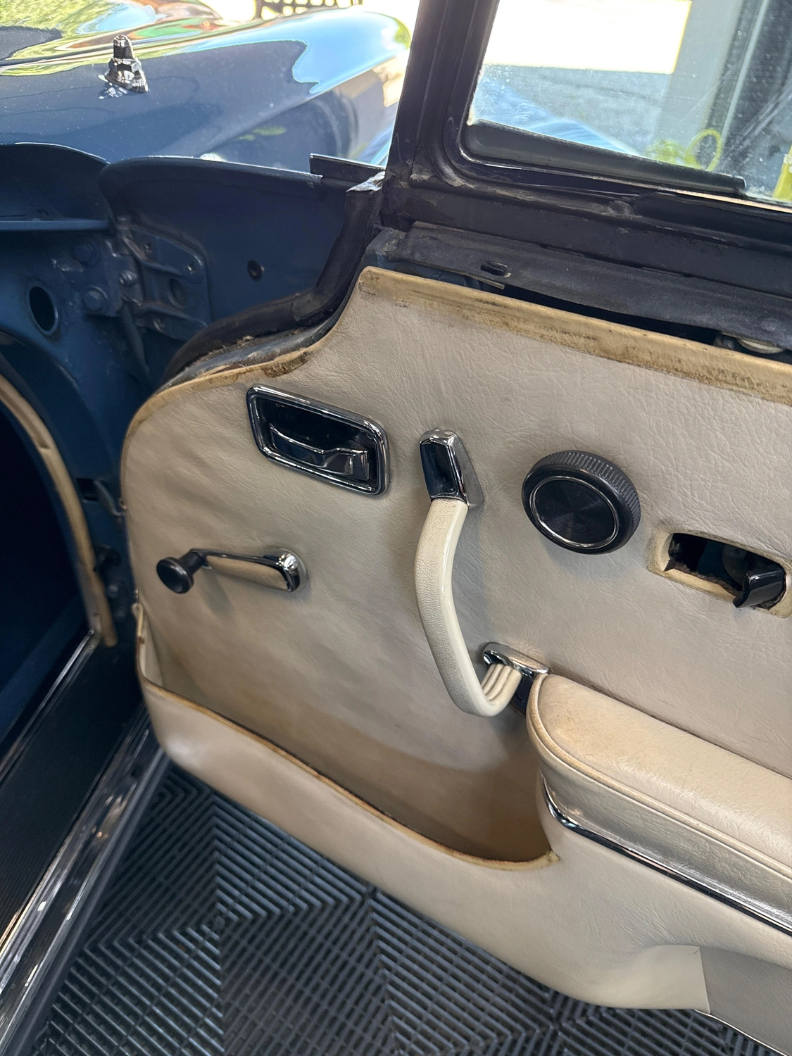 EA Polishing Studios 